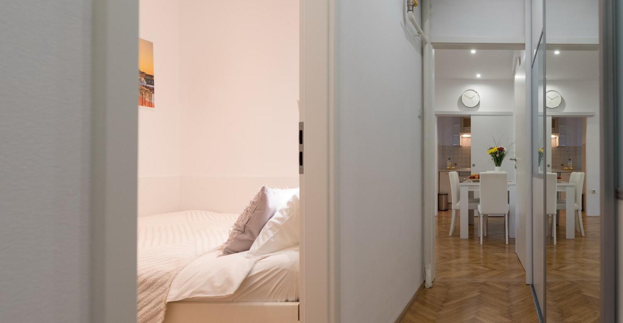 Like Home Zagreb Apartment ภายนอก รูปภาพ