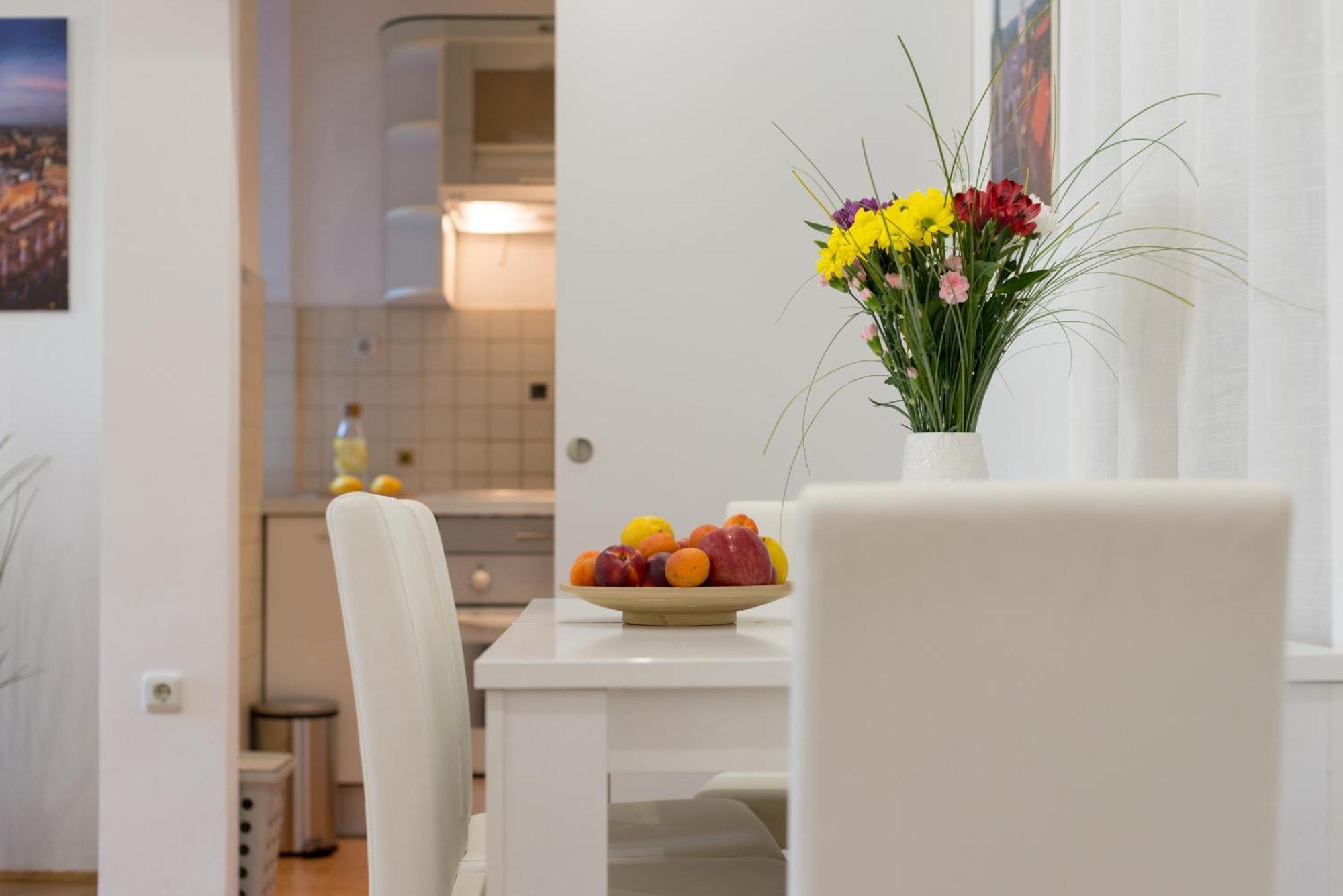 Like Home Zagreb Apartment ภายนอก รูปภาพ