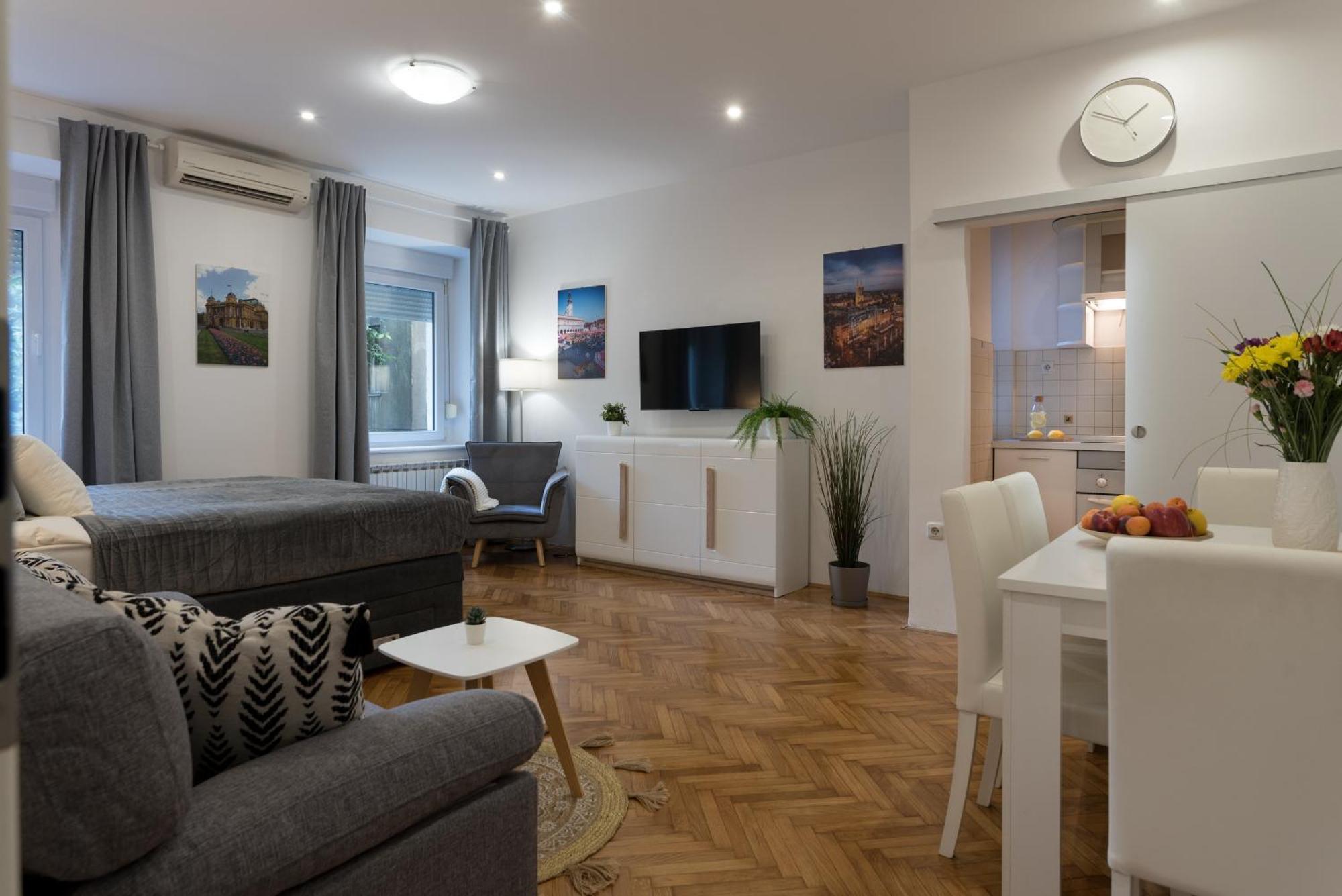 Like Home Zagreb Apartment ภายนอก รูปภาพ